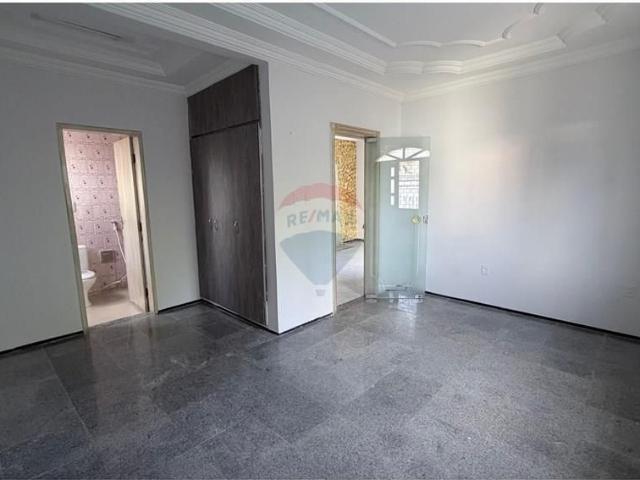 Residência de Luxo no Montese: Aluguel Imperdível!