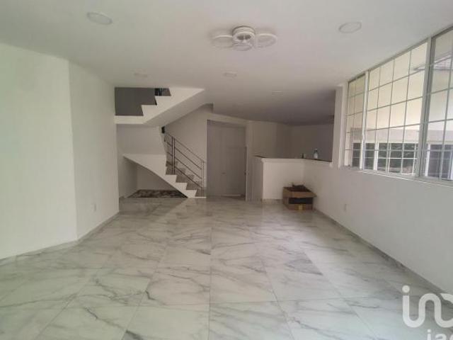 Residencia de Primer Nivel en Ubicación Exclusiva: Confort, Diseño Premium y Estilo Inigualable