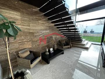 ? Residencia de Súper Lujo en Arteaga – Exclusividad, Confort y Naturaleza en 1,740 m² ?