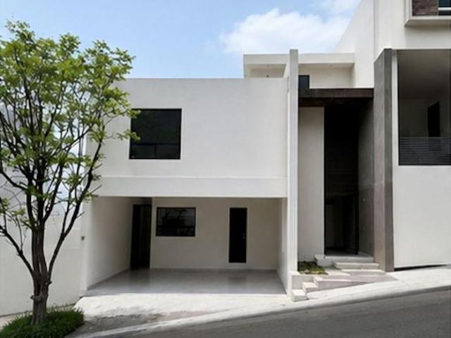 Residencia de tres niveles en venta Valle Poniente, Santa Catarina N.L