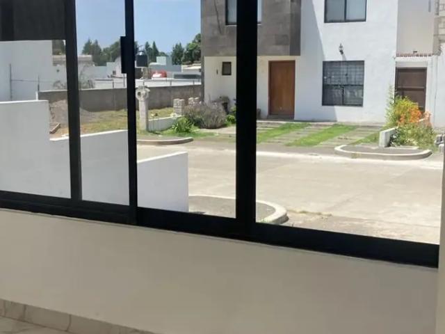 Residencia de 2 Niveles en La Vitela