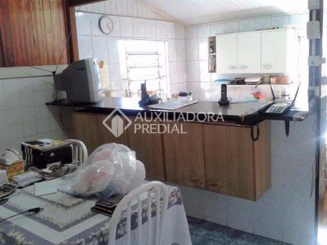 Residência de 3 dormitórios, terreno 12 X 25