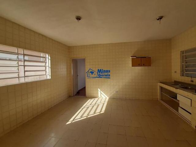 Casa à Venda no Jardim Satélite 03 Dormitórios, 01 Suíte e 05 Vagas de Garagem