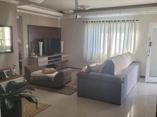 Residência Exclusiva à Venda no Villagio Fiorentino