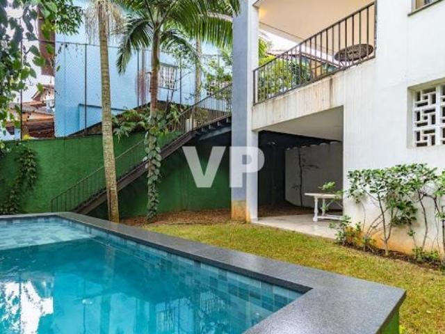 Residência exclusiva no Condomínio Vista 908, no Alto da Boa Vista