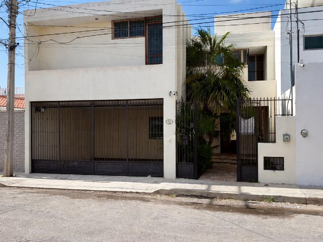 Residencia en Mérida Montecristo con Alberca y paneles solares