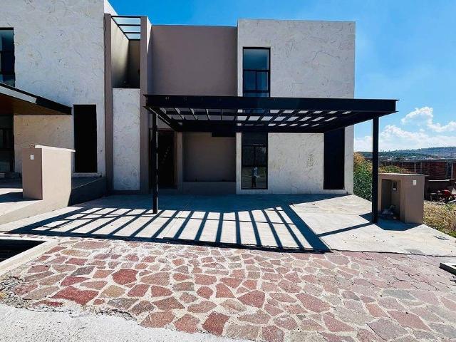 RESIDENCIA EN ALTOZANO CON SÓTANO