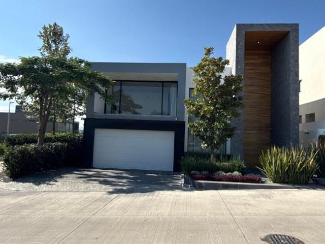 RESIDENCIA EN CONDOMINIO XII