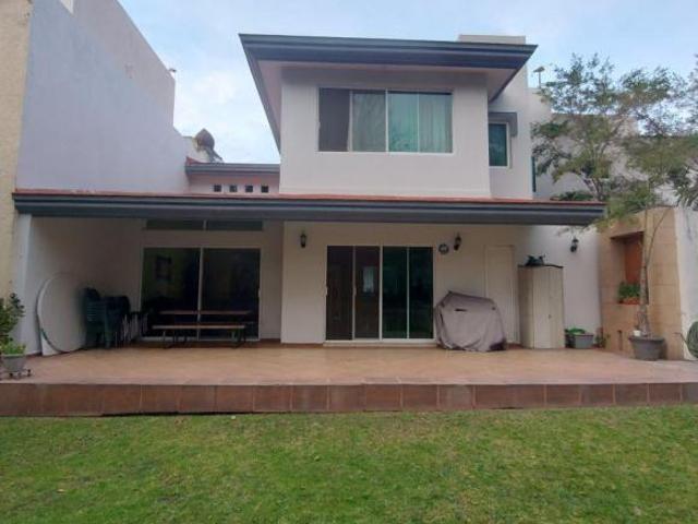 Residencia en el bosque Bugambilias Villa San Andrés $12,000,000