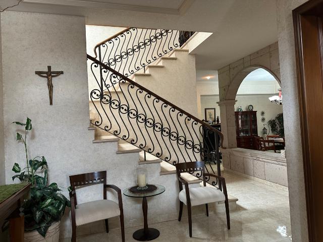 Residencia en el fresno sola o junto con otra y un terreno extra