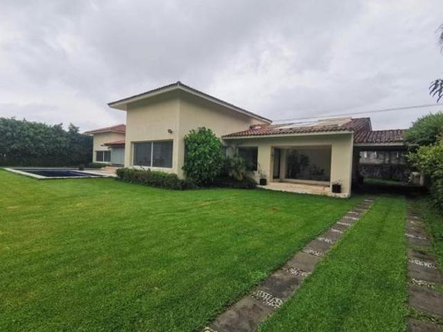 RESIDENCIA EN FRACCIONAMIENTO RESIDENCIAL SUMIYA