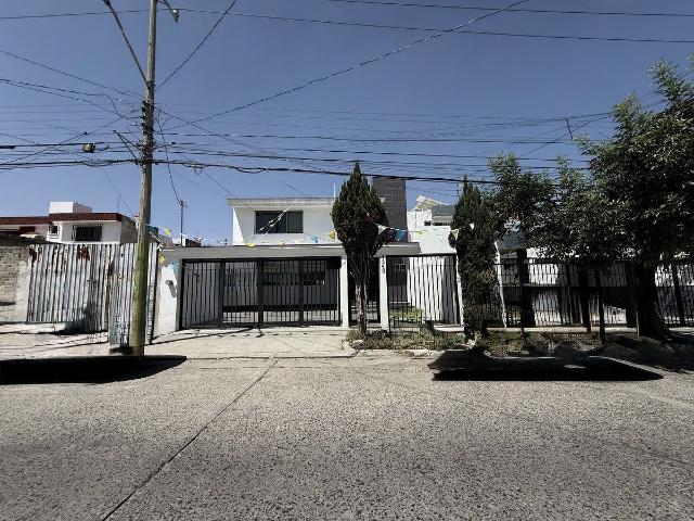 Residencia en Jardines Guadalupe Zapopan