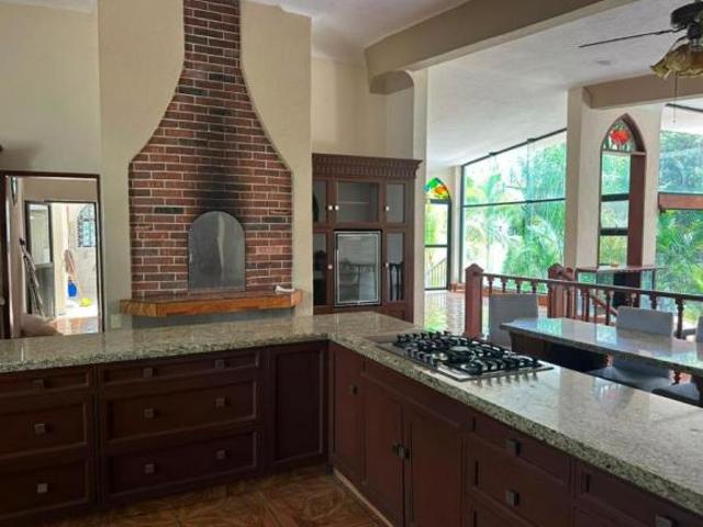 RESIDENCIA EN LAS CAÑADAS VENTA