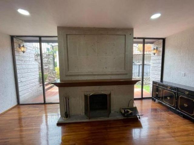 Residencia en lomas de valle escondido