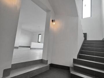 Residencia en Prados de la Sierra, San Pedro Garza García. Remodelada, en ubicación privilegiada