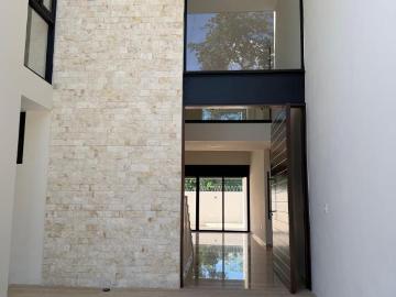 Residencia en Privada con amenidades en Yucatan Country Club en Merida, Yucatan