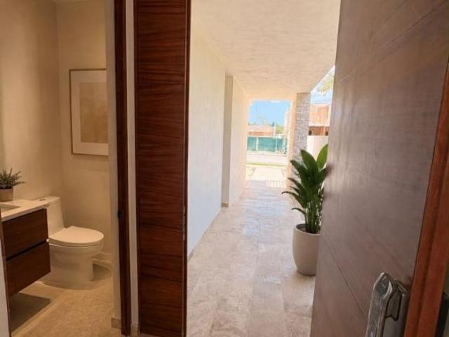 Residencia en Privada Tamara Merida, Yucatan