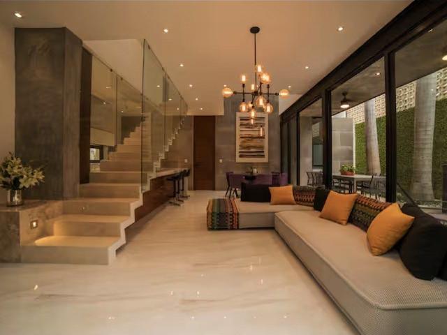 Residencia en renta de diseño con Alberca y Habitación en Planta Baja