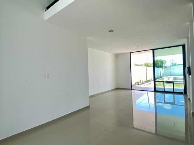 Residencia en renta, de 3 recámaras, con alberca y amplio jardín