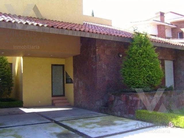RESIDENCIA EN RENTA EN COUNTRY CLUB, METEPEC