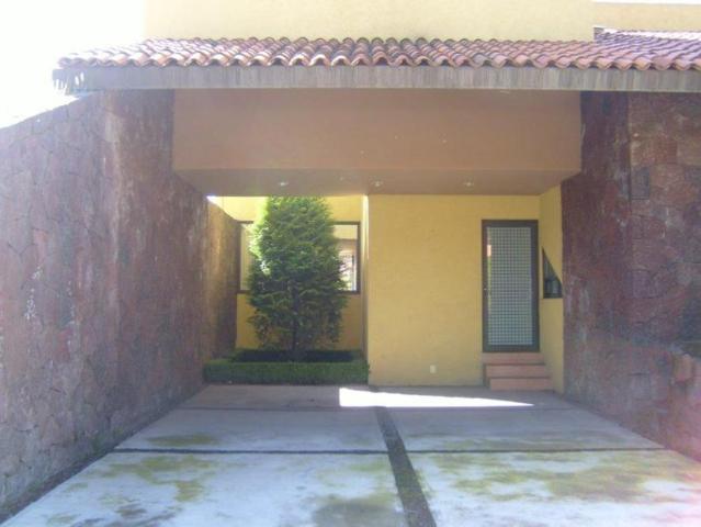 RESIDENCIA EN RENTA EN COUNTRY CLUB, METEPEC