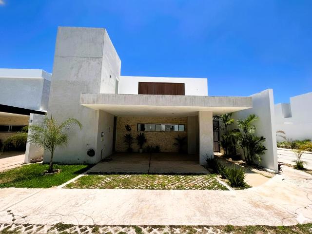 Residencia en Renta en Privada El Origen Xcanatun
