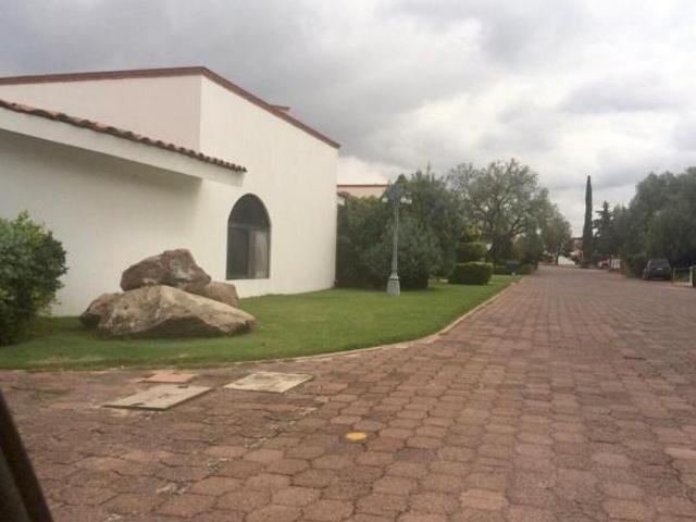 Residencia en San Gil, Junto al Campo de Golf, Terreno 2,714 m2, 8 Recs, 11 Bañs