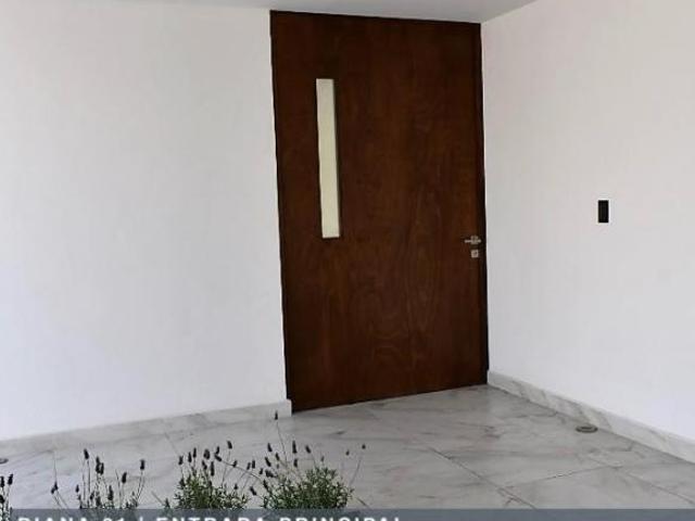 Residencia en una desarrolllo muy exclusivo de San Mateo Atenco Toluca. 4