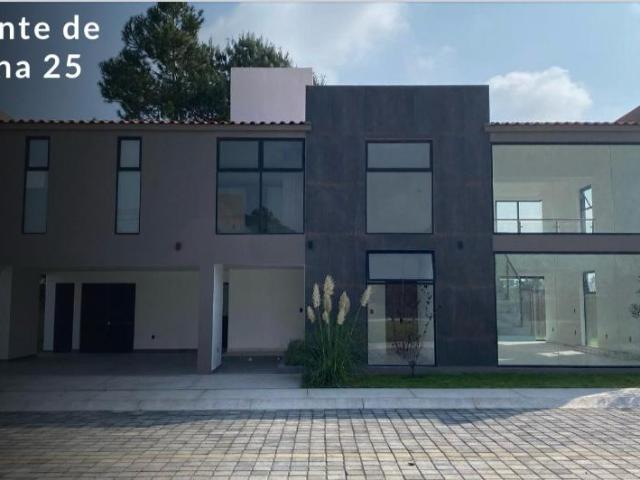 Residencia en una desarrolllo muy exclusivo de San Mateo Atenco Toluca