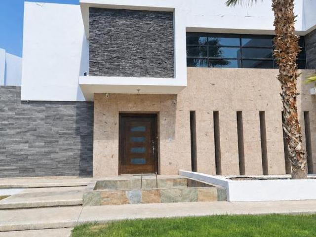RESIDENCIA EN VENTA MISION DE LOS LAGOS