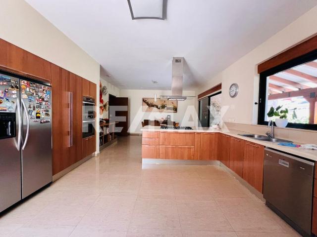 RESIDENCIA EN VENTA AL NORTE