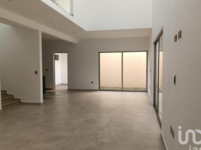 RESIDENCIA EN VENTA CASA 4 PRIVADA SAN ANTONIO, EXPLANADA DEL CARMEN