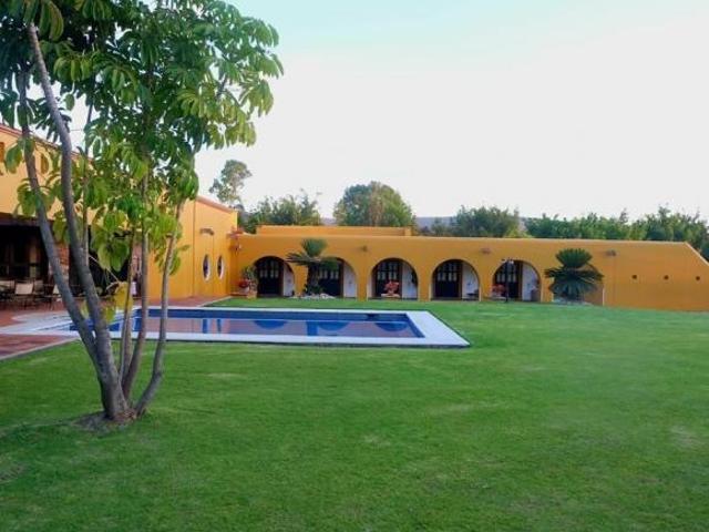 RESIDENCIA EN VENTA DE UN PISO EN CAMPESTRE LA JOYA, ATLIXCO