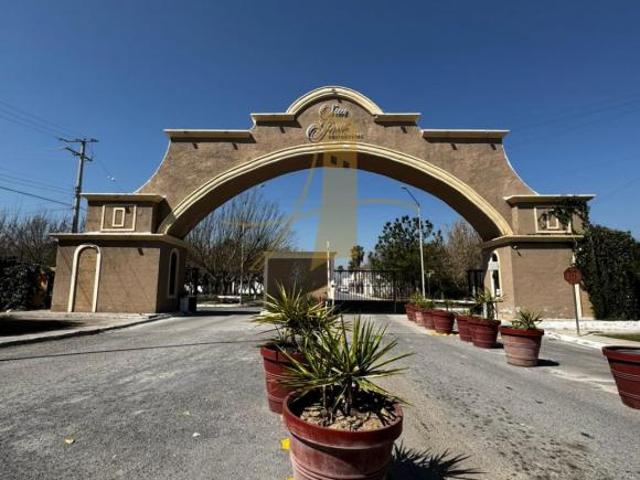 Casa en venta de un piso en Residencial San José muy equipada