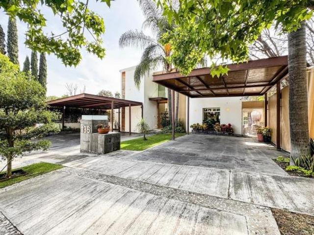 Residencia en Venta – El Palomar Paseo de los Álamos