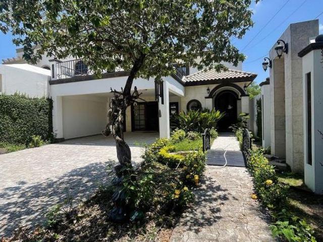 RESIDENCIA EN VENTA EN ALLENDE N. L