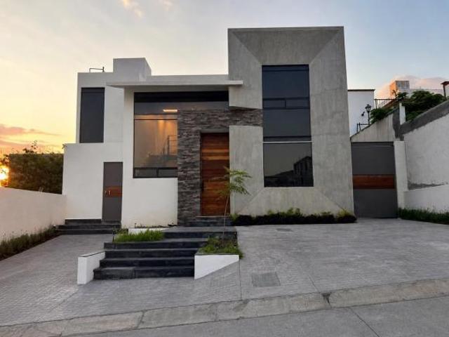 RESIDENCIA EN VENTA EN BOSQUES DE LA PRESA – MORELIA