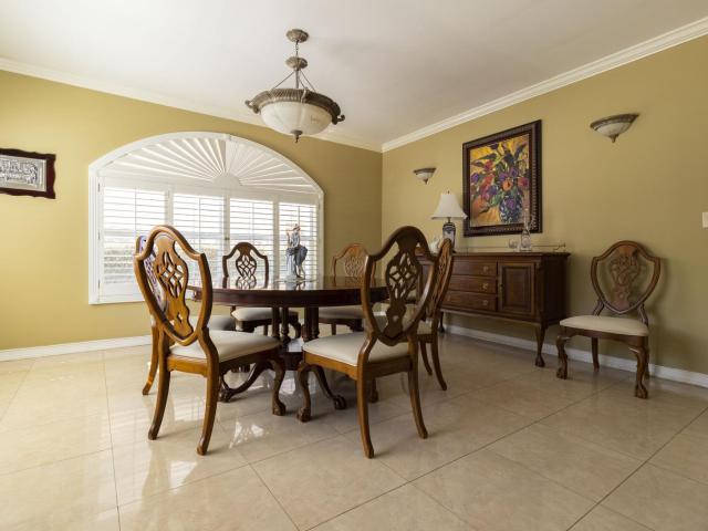 Residencia en venta en Campos Eliseos en Fraccionamiento Cerrada del Sol 4 rec?maras