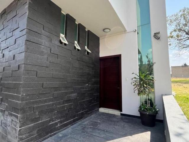 RESIDENCIA EN VENTA EN CASA FUERTE EN LA ZONA SUR DE GUADALAJARA