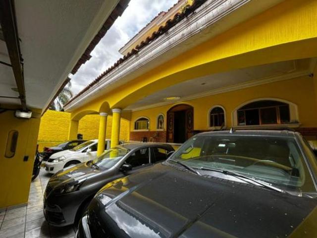 Residencia en Venta en Col. Monumental. $15´000,000.00