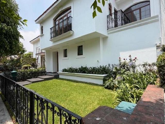 RESIDENCIA EN VENTA EN EL FORTIN CHIMALISTAC