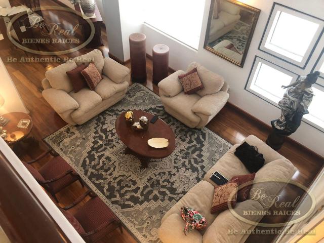 Residencia en Venta en el Fraccionamiento Jardines y Fuentes de las Animas