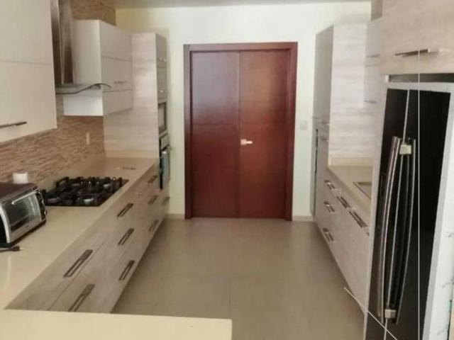 RESIDENCIA EN VENTA EN FRACC. LAGO DAVID, TEPIC A