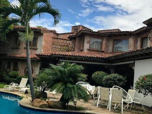 RESIDENCIA EN VENTA EN FRACCIONAMIENTO CON ESTRICTA VIGILANCIA