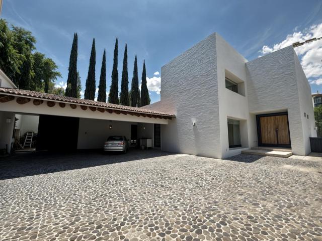 Residencia en Venta en Jurica, Quer?taro, Terreno: 1240 m? Hermosa y Premium