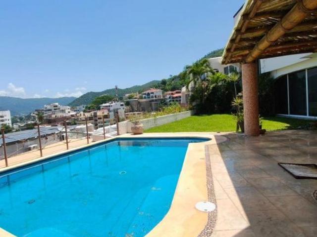 Residencia en venta en Joyas de Brisamar | Exclusividad y vista plena a la bahía