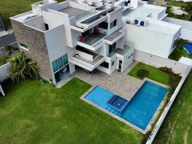 Residencia en venta en Playas del Conchal con vista al mar