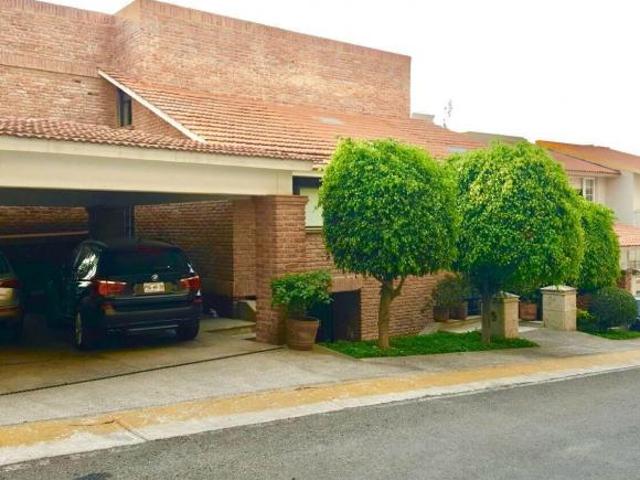 RESIDENCIA EN VENTA EN PRIVADA DE BOSQUE DE PALMITO