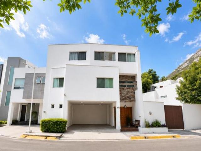 Residencia en Venta en Privadas la Huasteca, Santa Catarina