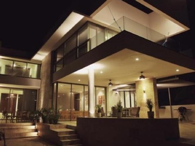 RESIDENCIA EN VENTA FRENTE AL MAR EN LAS PLAYAS DE SAN BRUNO, YUCATÁN